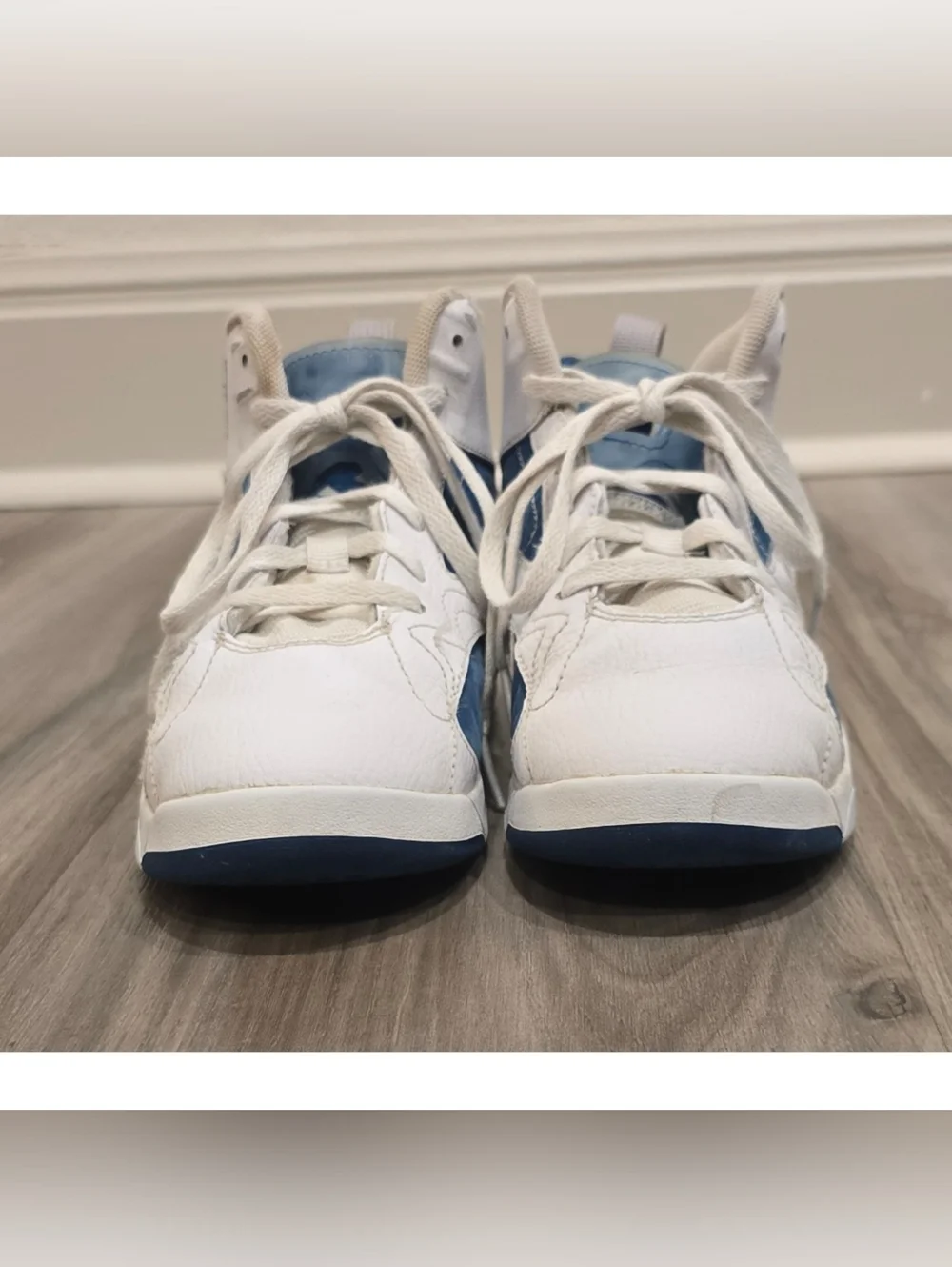 Nike Team Hustle D11 Youth Basketball Shoes Navy White High Tops Size 2.5Y